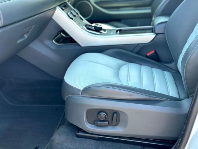 2025 Land Rover Range Rover Evoque