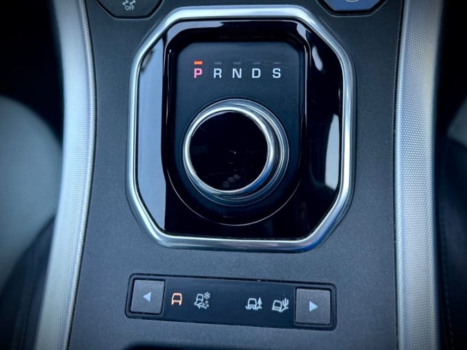 2025 Land Rover Range Rover Evoque