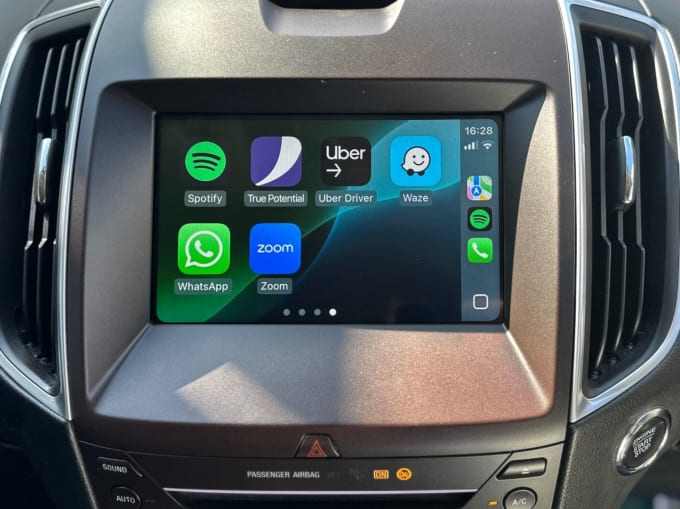 2025 Ford S-max