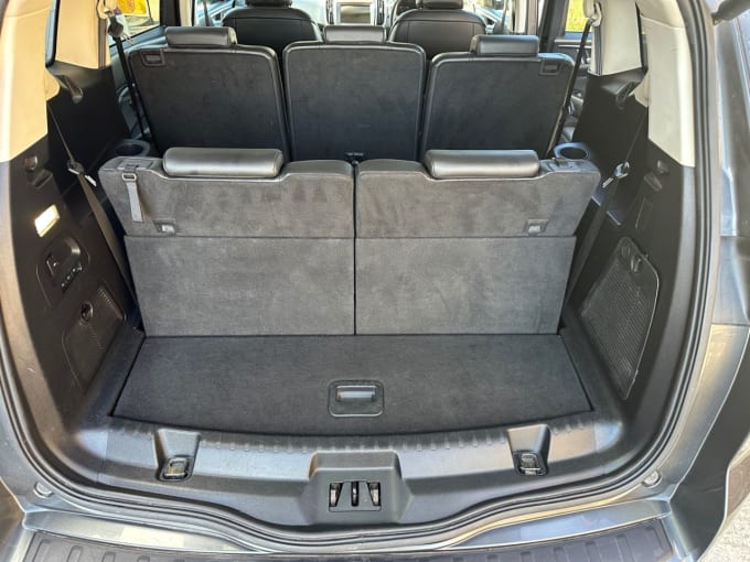 2025 Ford S-max