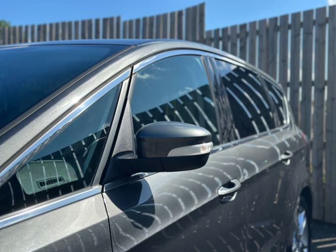 2025 Ford S-max