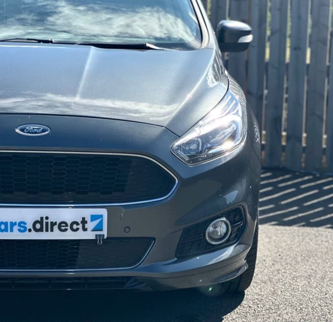 2025 Ford S-max