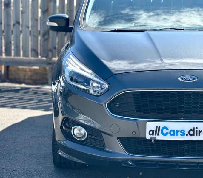 2025 Ford S-max