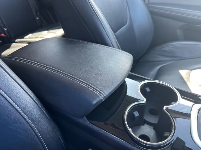 2025 Ford S-max