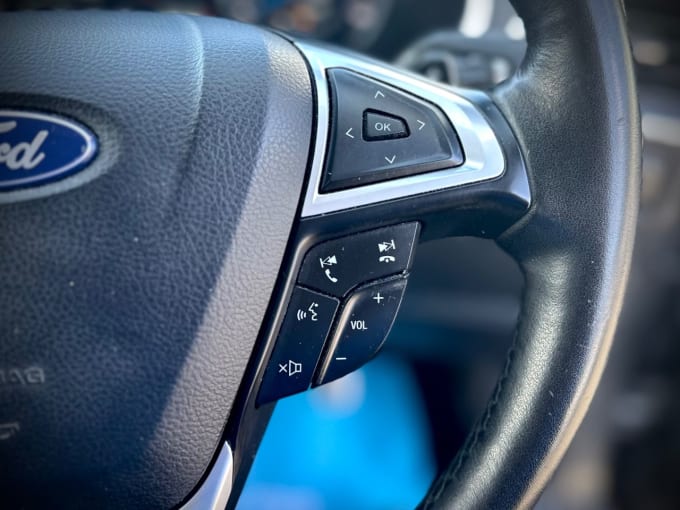 2025 Ford S-max