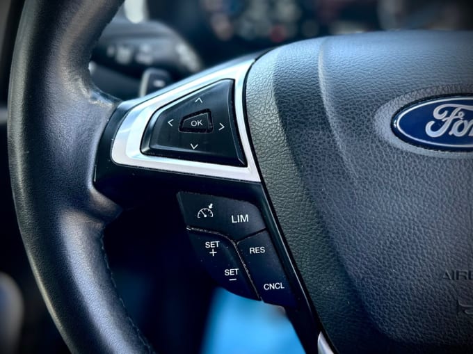 2025 Ford S-max