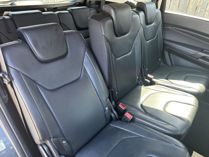 2025 Ford S-max