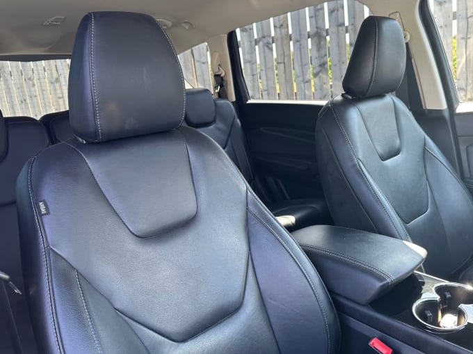 2025 Ford S-max