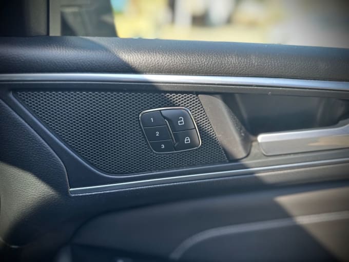 2025 Ford S-max