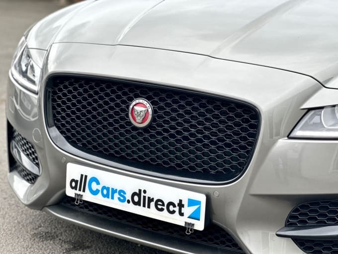 2025 Jaguar Xf