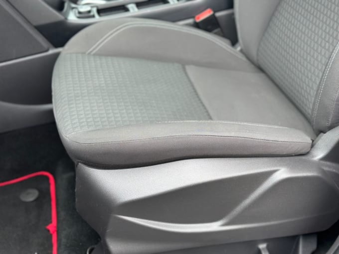2025 Ford C-max