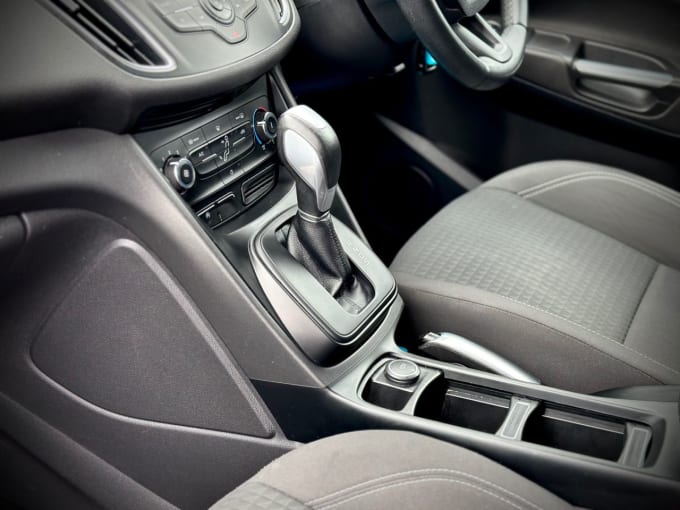 2025 Ford C-max