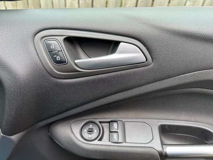 2025 Ford C-max