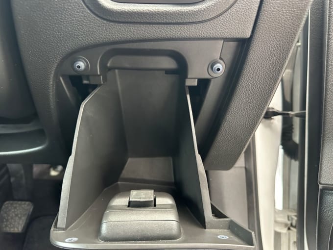 2025 Ford C-max