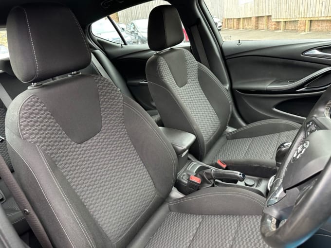 2025 Vauxhall Astra