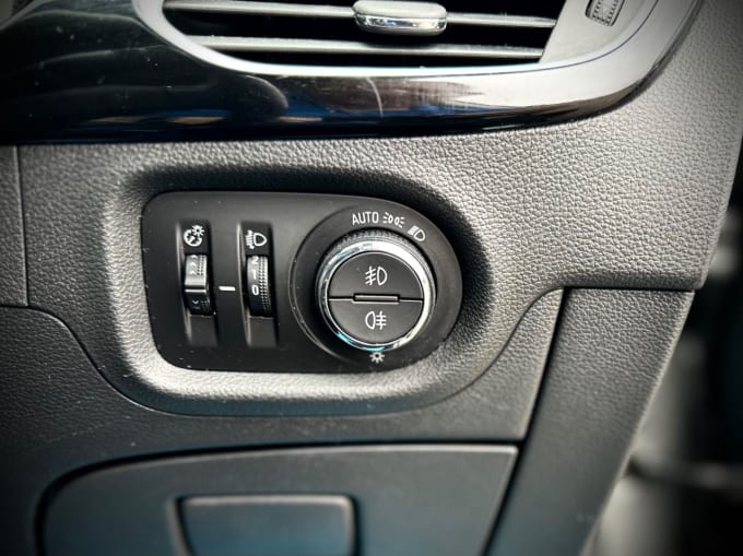 2025 Vauxhall Astra