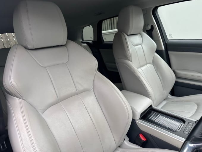 2025 Land Rover Range Rover Evoque