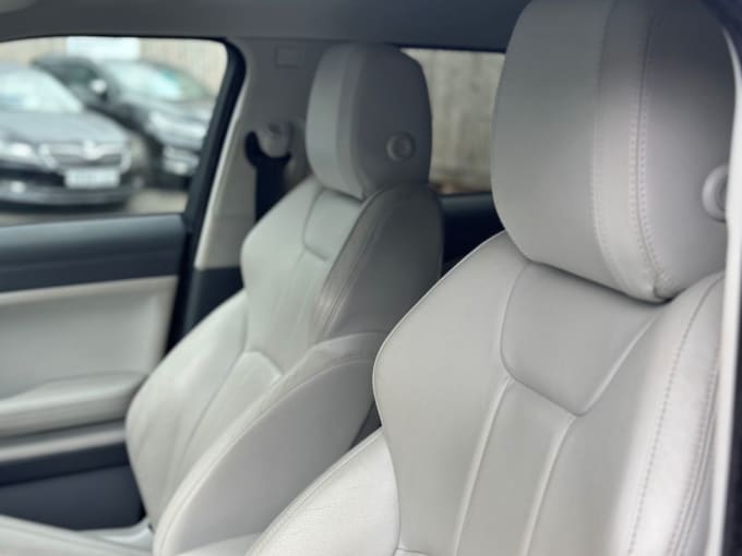 2025 Land Rover Range Rover Evoque