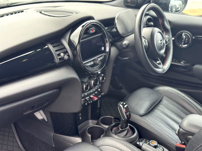 2025 Mini Hatch