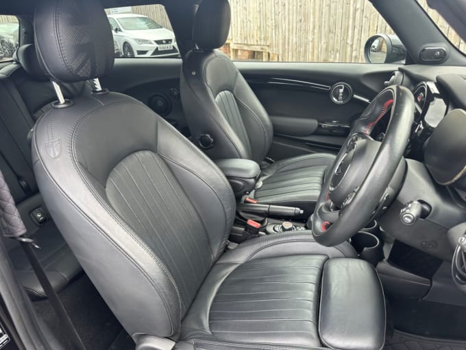 2025 Mini Hatch
