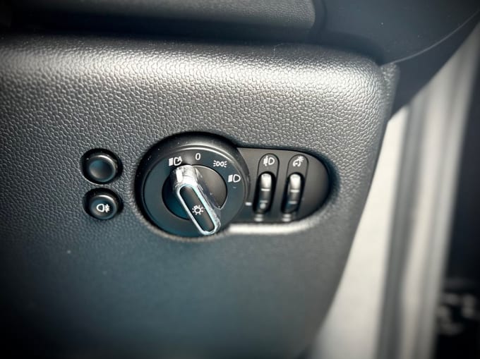 2025 Mini Hatch