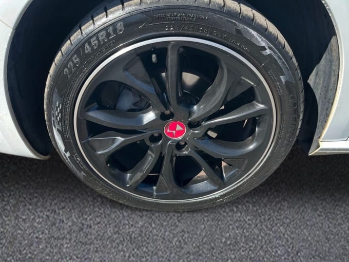 2025 Ds Automobiles Ds 4