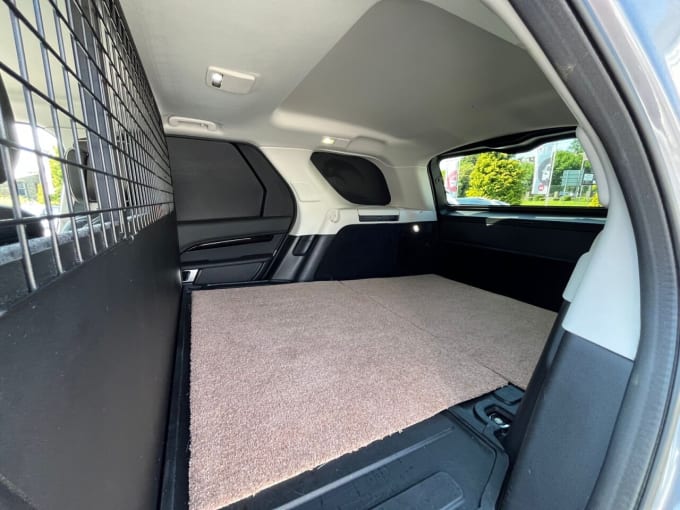 2025 Land Rover Discovery