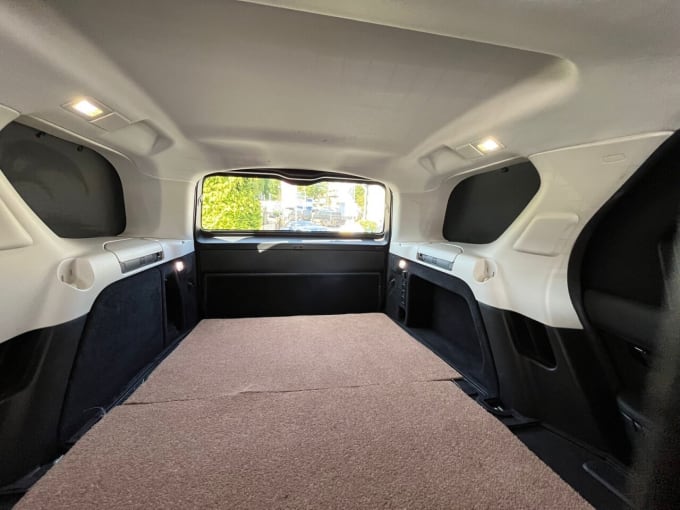2025 Land Rover Discovery