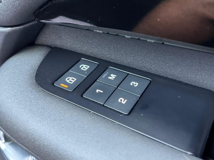 2025 Land Rover Discovery
