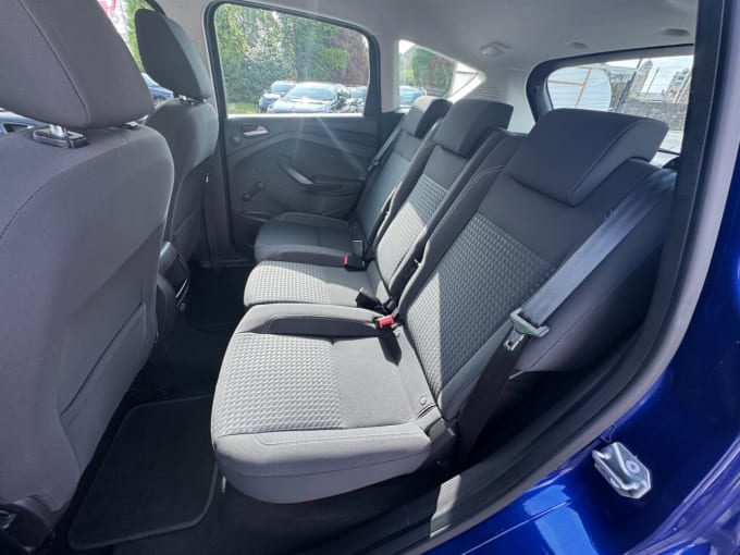 2025 Ford C-max