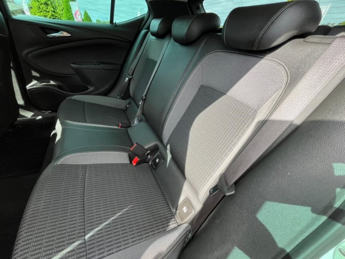 2025 Vauxhall Astra