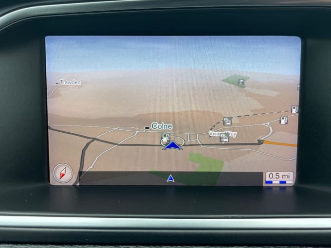2025 Volvo V40