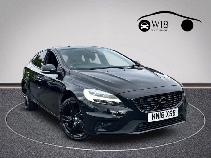 2025 Volvo V40