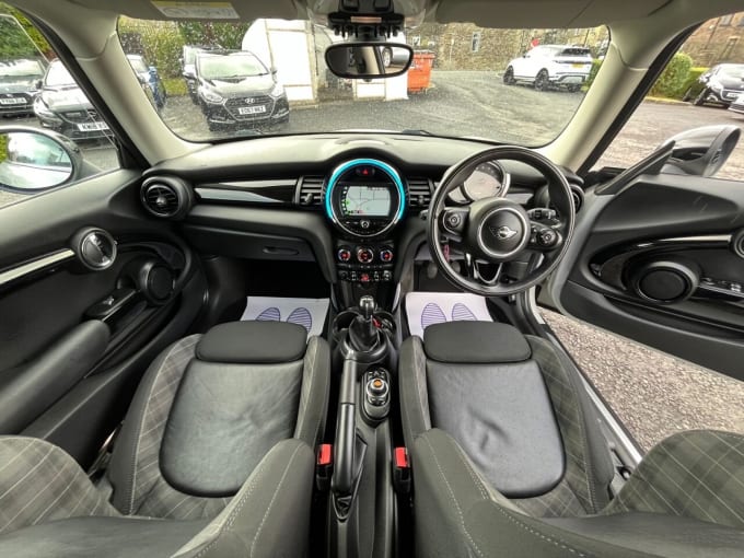 2025 Mini Hatch