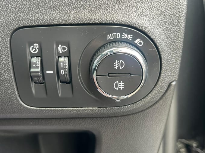 2025 Vauxhall Crossland X