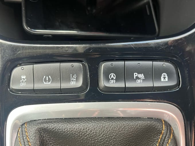 2025 Vauxhall Crossland X