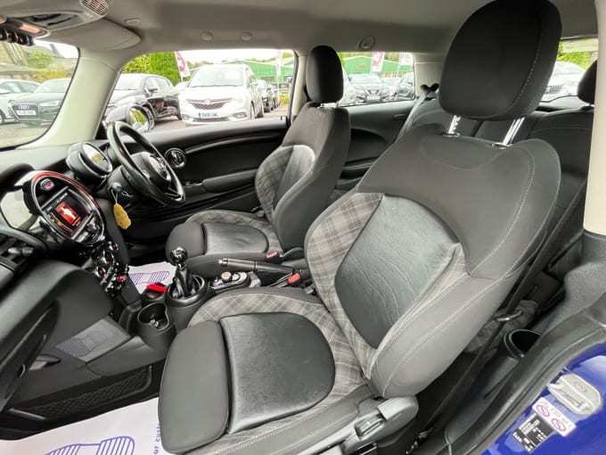 2018 Mini Hatch