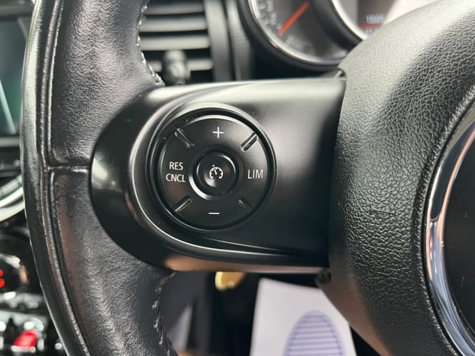 2018 Mini Hatch