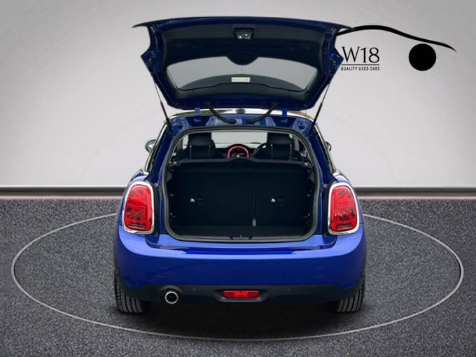 2018 Mini Hatch