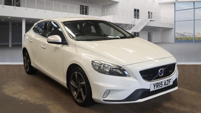 2024 Volvo V40