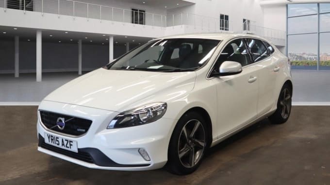 2024 Volvo V40