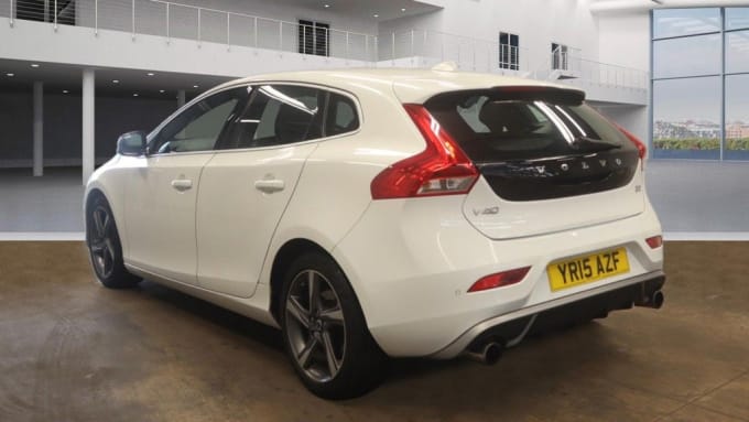 2024 Volvo V40