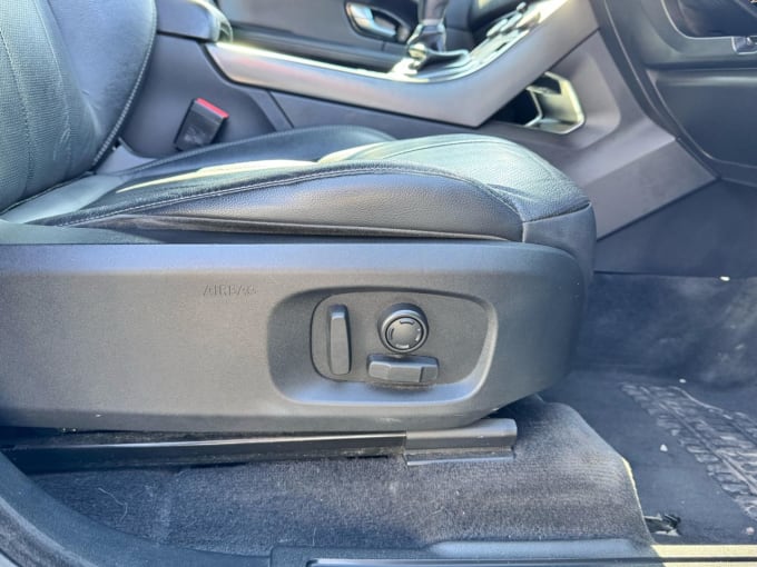 2025 Land Rover Range Rover Evoque