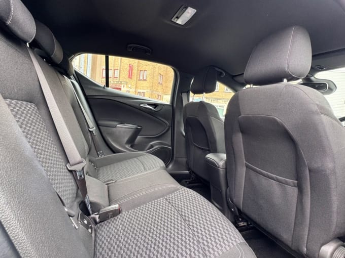2025 Vauxhall Astra