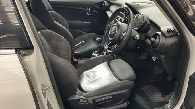 2025 Mini Hatch