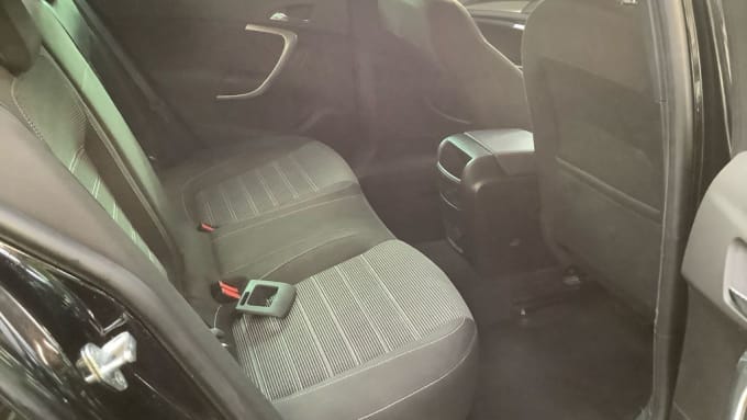 2025 Vauxhall Insignia