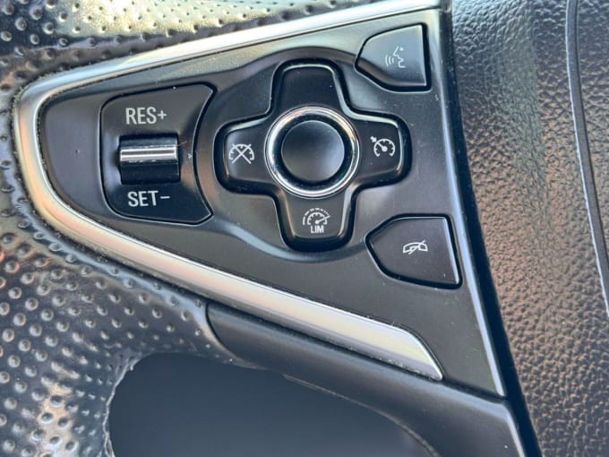 2025 Vauxhall Insignia