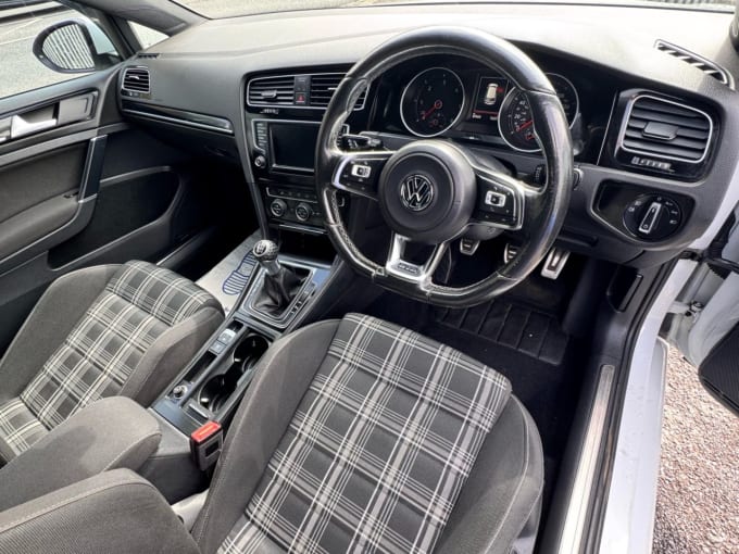 2025 Volkswagen Golf