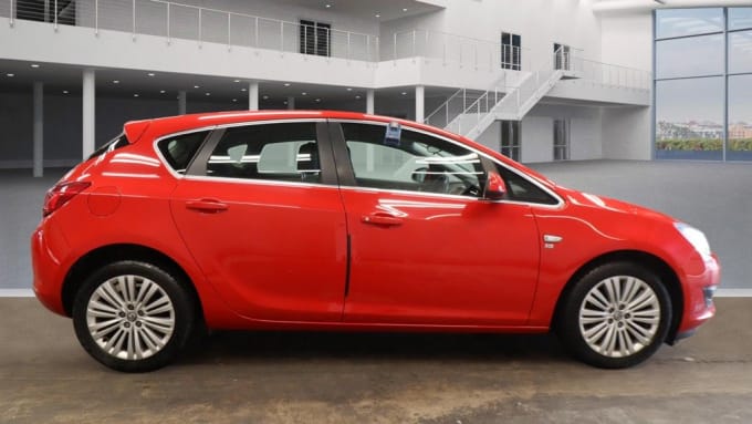 2025 Vauxhall Astra