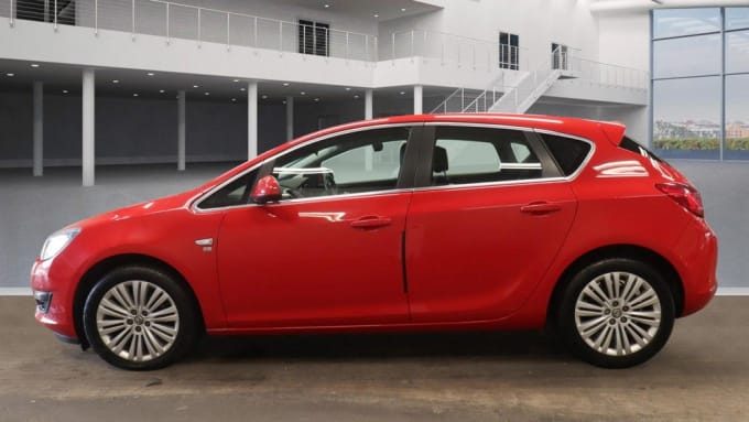 2025 Vauxhall Astra